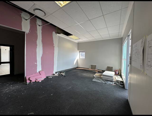 253M² OFFICE TO LET IN ECO PARK ESTATE
